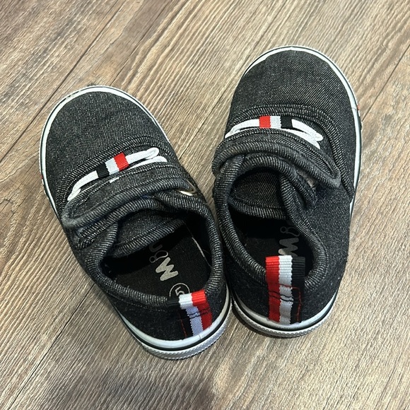 Stylish Black Kids Shoes - Picture 3 of 6